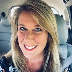 Meet your Posher, Lori